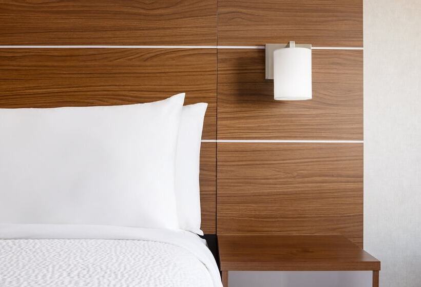 سوئیت برای معلولان, Holiday Inn Express Las Vegas Stadium Area, An Ihg