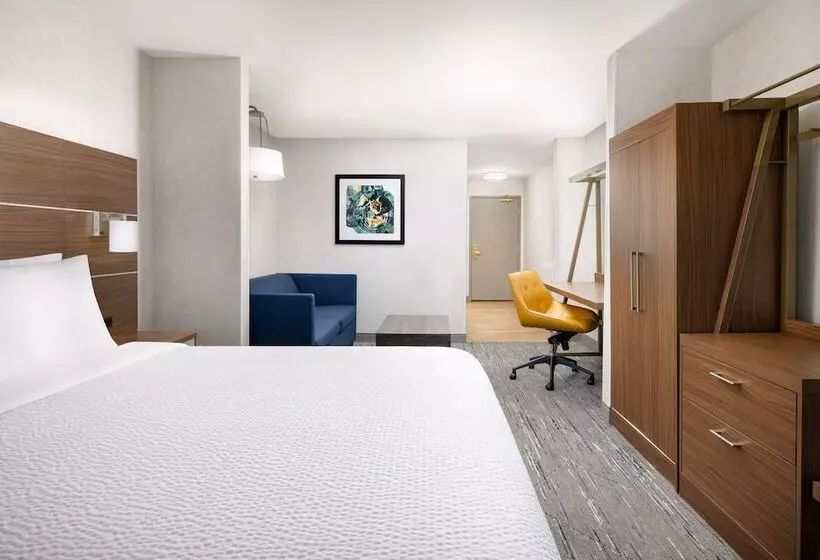 سوئیت برای معلولان, Holiday Inn Express Las Vegas Stadium Area, An Ihg