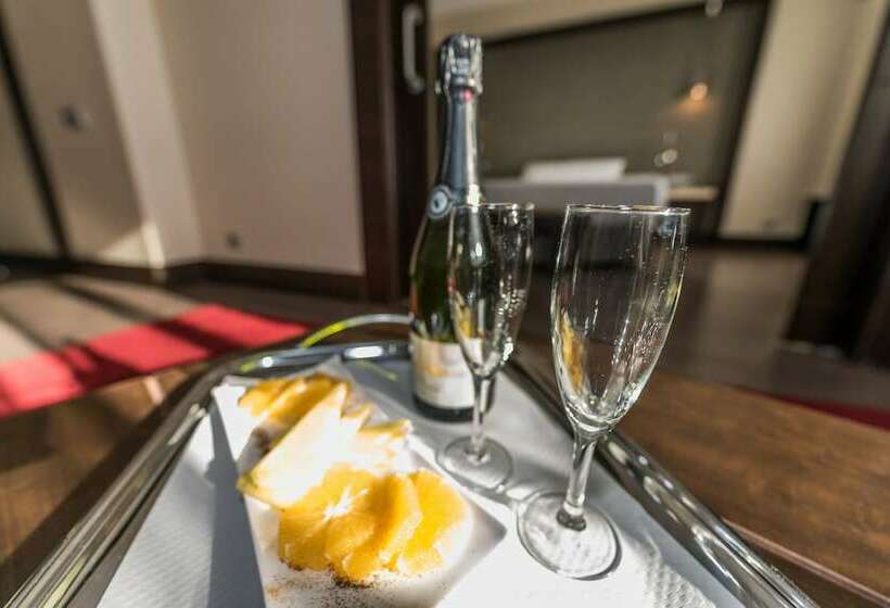 اتاق استاندارد, Mercader