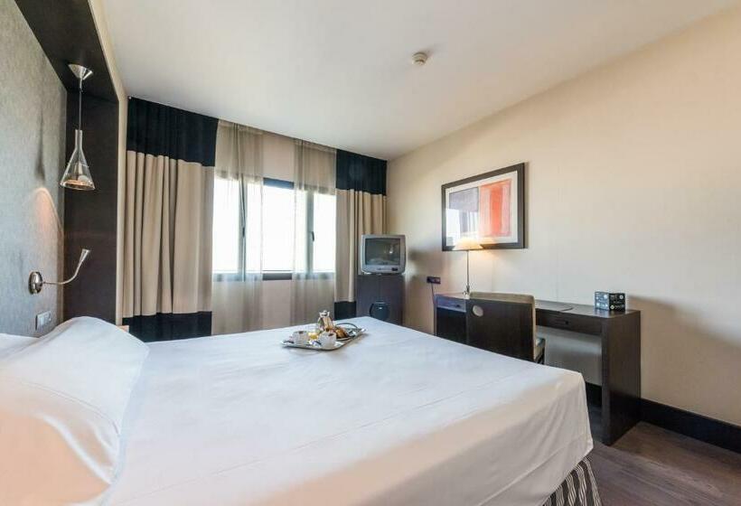 اتاق استاندارد یک نفره, Mercader