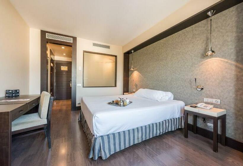 اتاق استاندارد یک نفره, Mercader