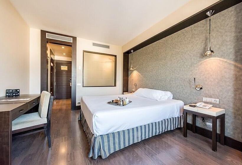 اتاق استاندارد یک نفره, Mercader