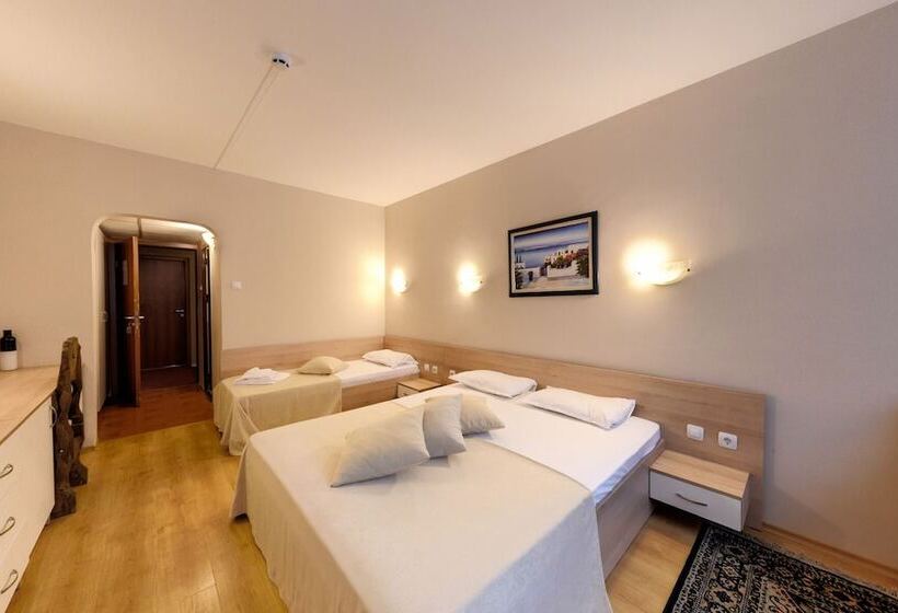 غرفة قياسية, Moura