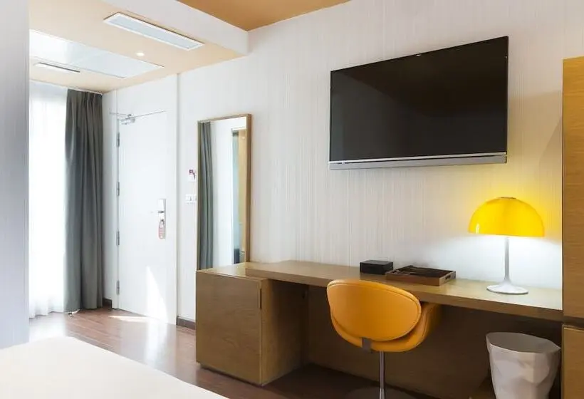 اتاق استاندارد چهار تخته, Petit Palace Plaza Malaga