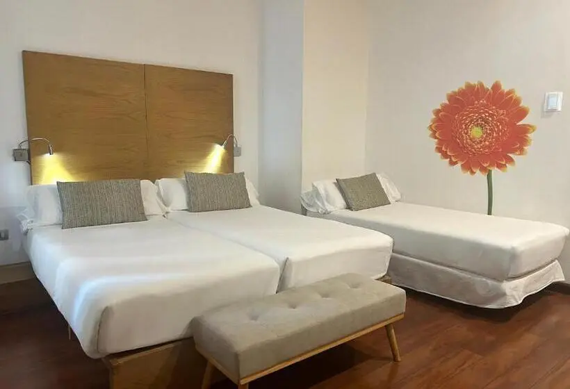 اتاق سوپریور چهار تخته, Petit Palace Plaza Malaga