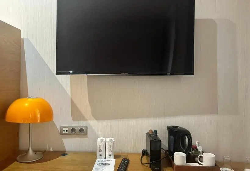 اتاق سوپریور چهار تخته, Petit Palace Plaza Malaga