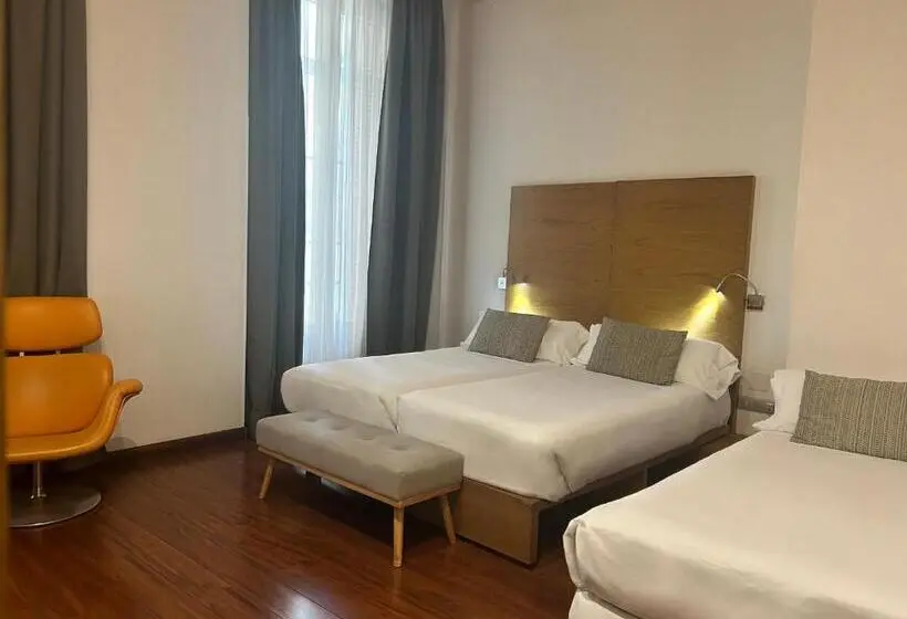 اتاق سوپریور چهار تخته, Petit Palace Plaza Malaga