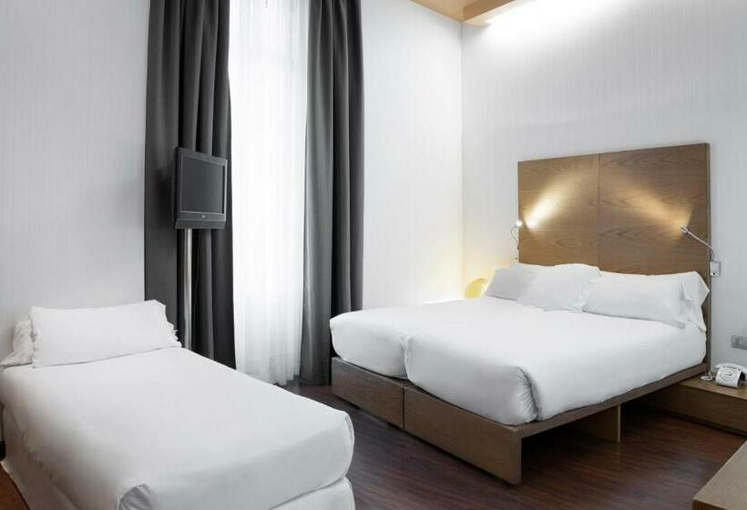 اتاق استاندارد سه نفره, Petit Palace Plaza Malaga