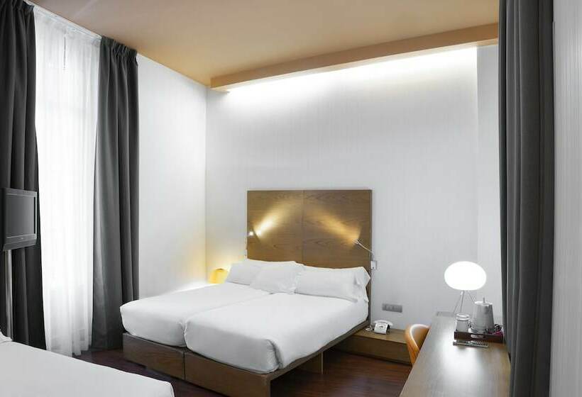 اتاق استاندارد سه نفره, Petit Palace Plaza Malaga