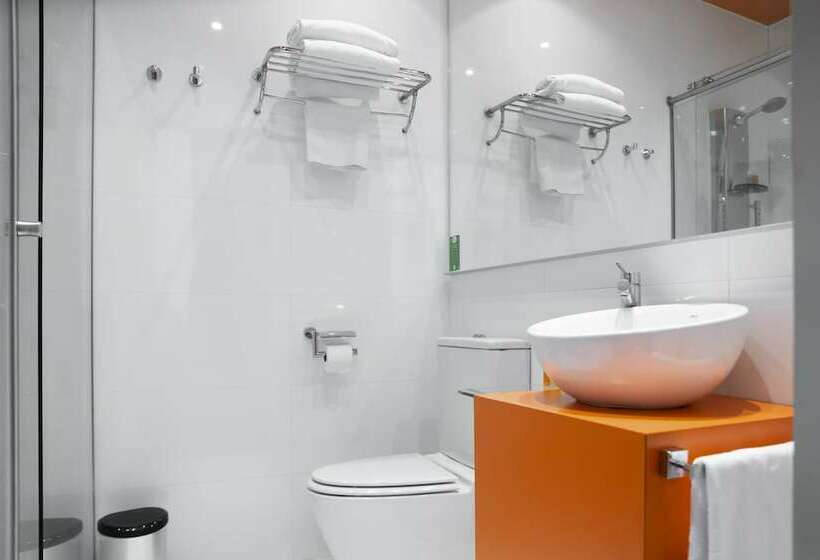 اتاق استاندارد سه نفره, Petit Palace Plaza Malaga