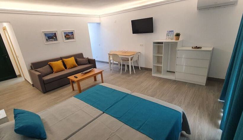 スーペリアスタジオ, Palmeras Garden