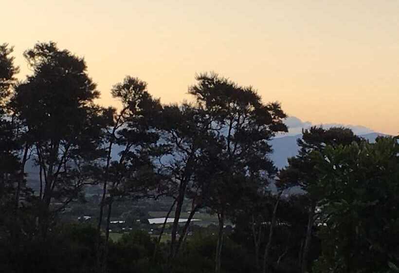 בית, חדר שינה 1, The Pear Orchard Lodge