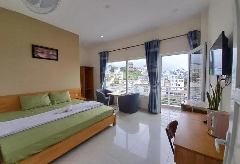 اتاق لوکس با بالکن, Mrlee Dalat House