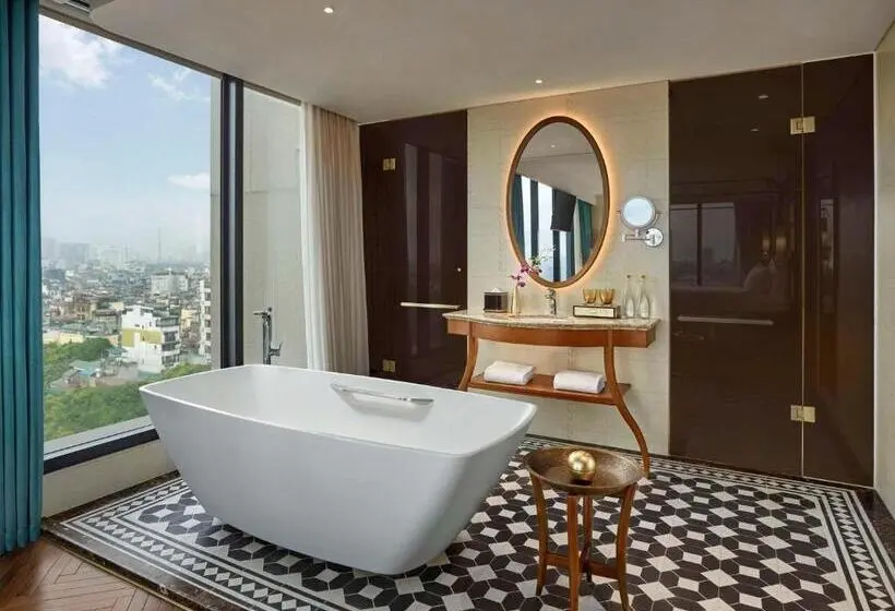 Deluxe Suite King Bed