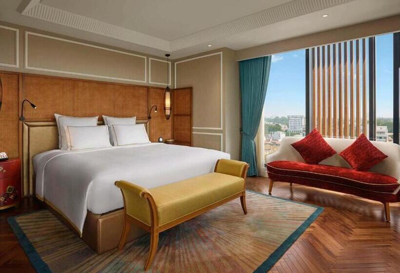 سوئیت پرزیدنت, Grand Mercure Hanoi