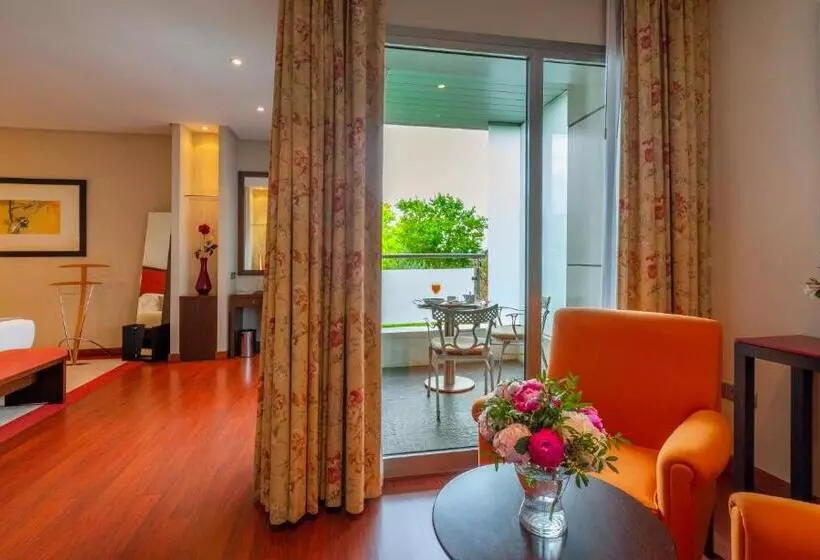 اتاق رمانتیک, Hotel Attica21 Las Rozas