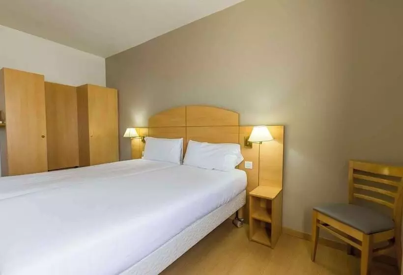 اتاق استاندارد سه نفره, Travelodge Madrid Alcalá de Henares