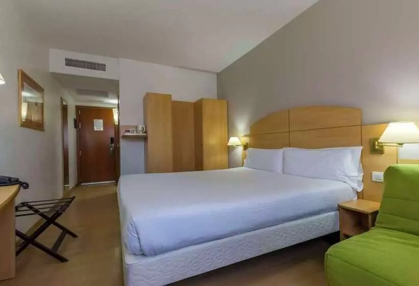 اتاق استاندارد سه نفره, Travelodge Madrid Alcalá de Henares