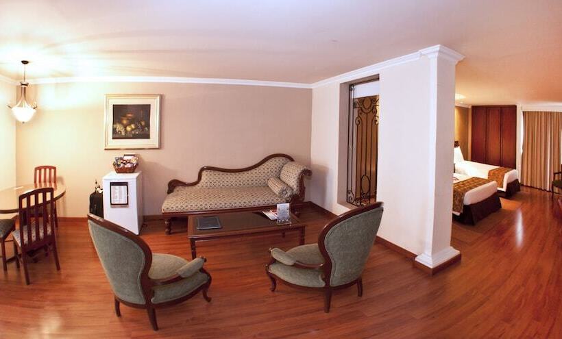 Люкс, Centro Internacional