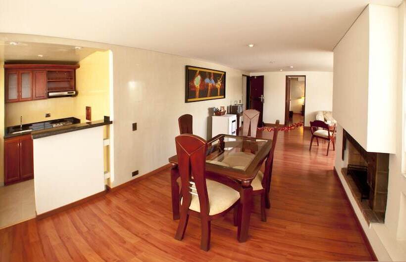 Люкс, Centro Internacional