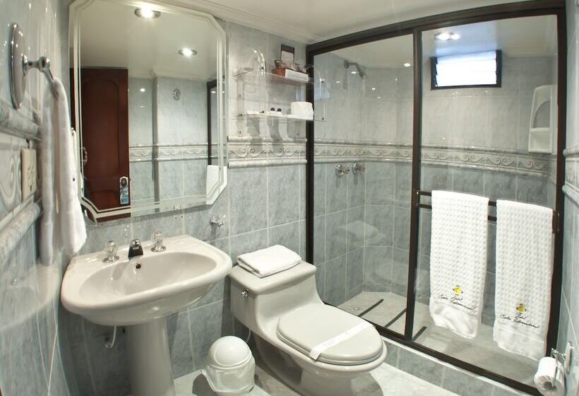 Полулюкс, Centro Internacional