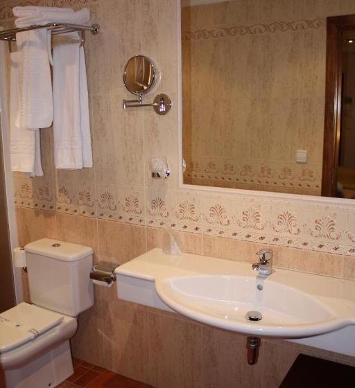 חדר סופריור, Doña Isabel