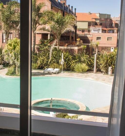 带泳池和一个卧室的高级公寓, Terrazas Al Mar