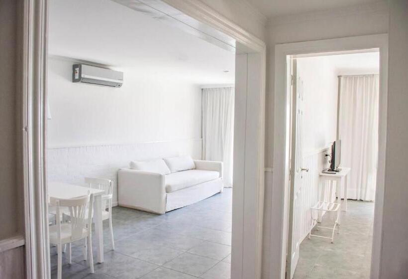 带有一个卧室和海景的高级公寓, Terrazas Al Mar