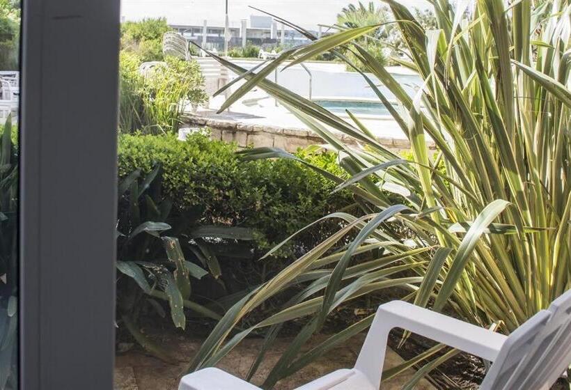 带有一个卧室和海景的高级公寓, Terrazas Al Mar