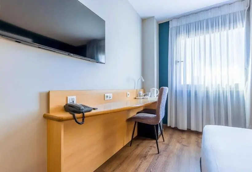 اتاق استاندارد برای معلولان, Travelodge Madrid Alcalá de Henares