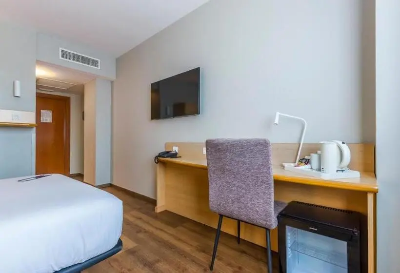 اتاق استاندارد برای معلولان, Travelodge Madrid Alcalá de Henares