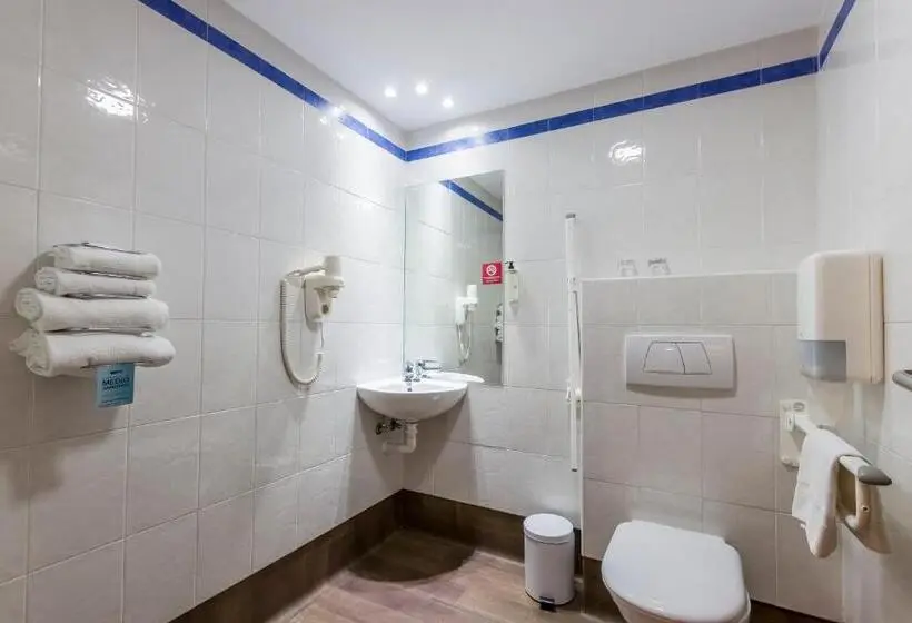 اتاق استاندارد برای معلولان, Travelodge Madrid Alcalá de Henares