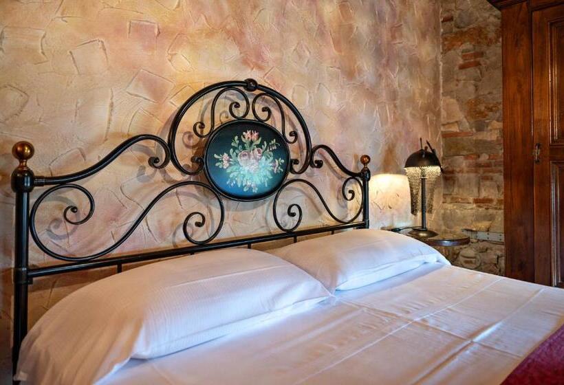 اتاق پنت هاوس, Castello Dei Templari