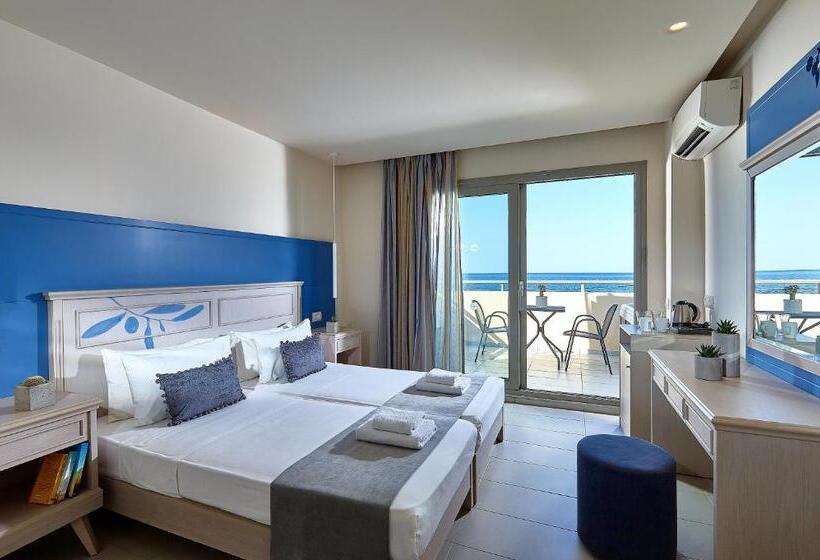 חדר דלוקס נוף לים, Castello Village Resort