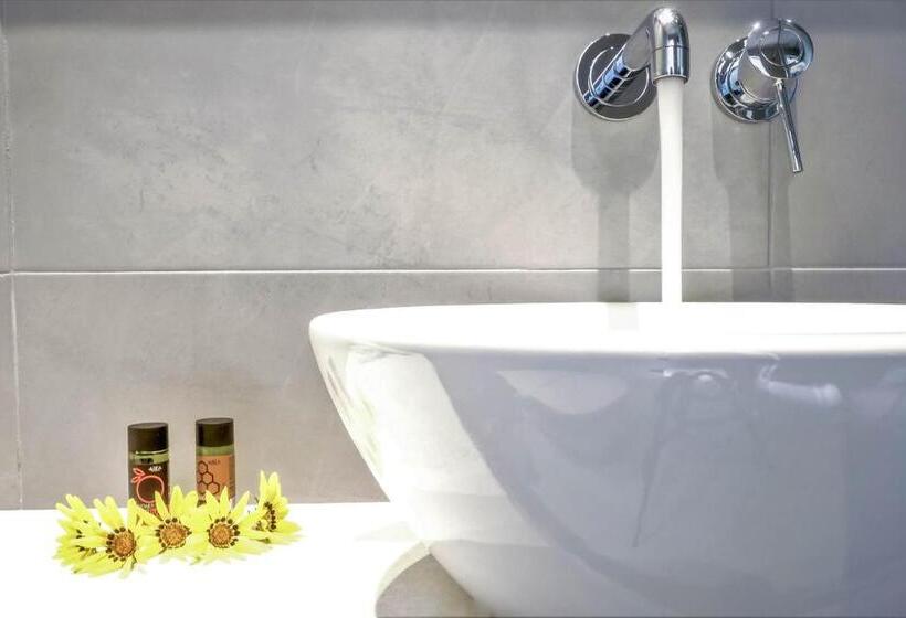 סוויטה נוף לים, Castello Village Resort