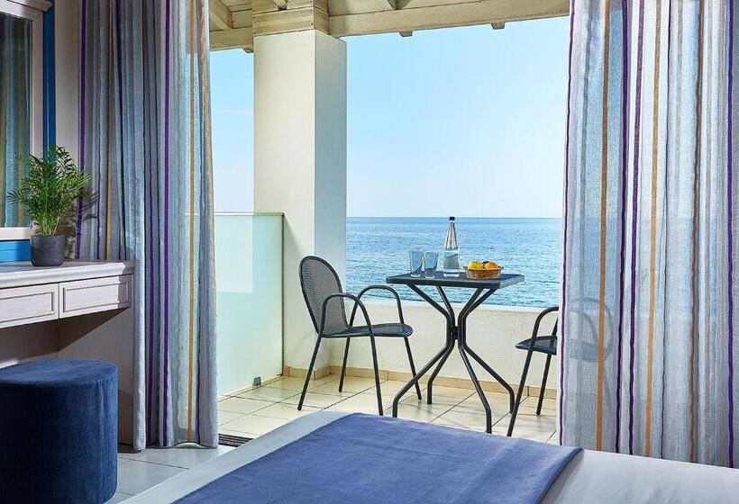 Люкс Вид на Море с Гидромассажем, Castello Village Resort
