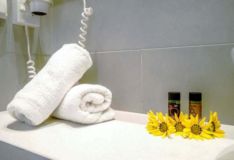 חדר דלוקס נוף לים, Castello Village Resort