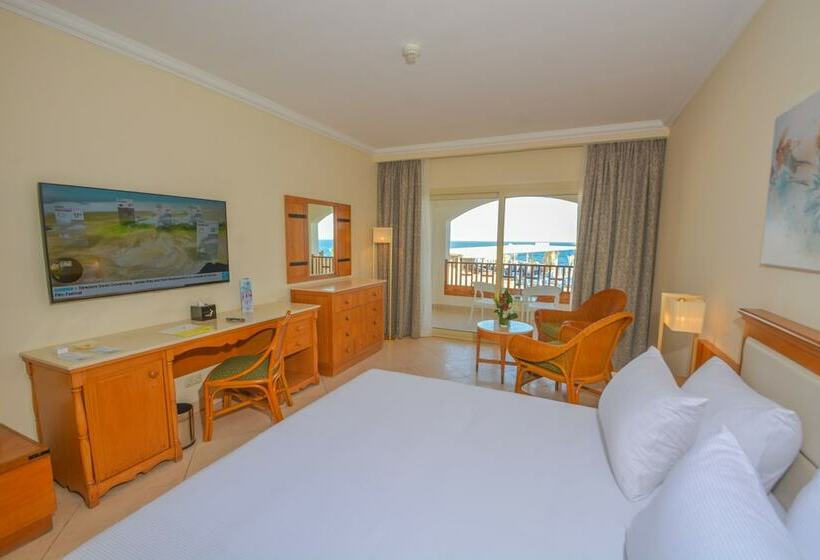 اتاق سوپریور با چشم‌انداز استخر, Pickalbatros Royal Grand Sharm  Adults Friendly 16 Years Plus