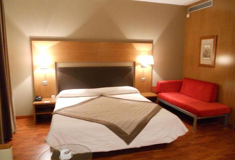 חדר משפחתי, Alti