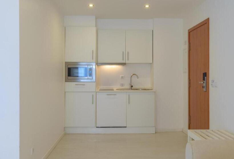 استودیوی سوپریور, Amazonia Estoril