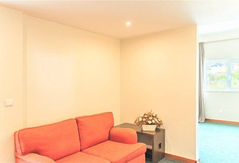 جناح جونيور, Amazonia Jamor