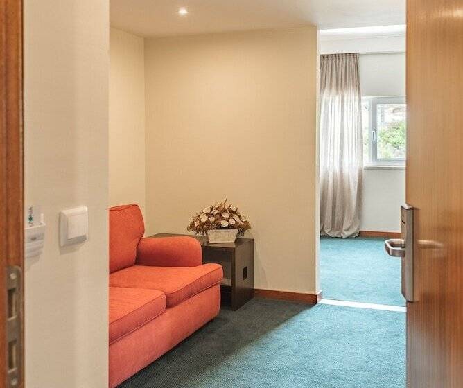 جناح جونيور, Amazonia Jamor