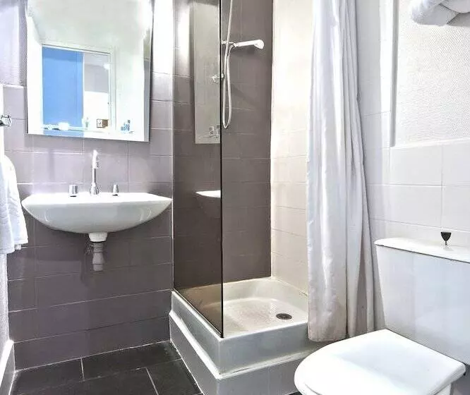Standard Kolmen Hengen Huone, Hôtel Anne De Bretagne   Réouverture 2024 Après Travaux