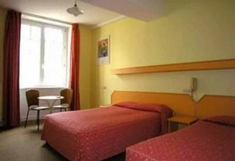 Standard Kolmen Hengen Huone, Hôtel Anne De Bretagne   Réouverture 2024 Après Travaux
