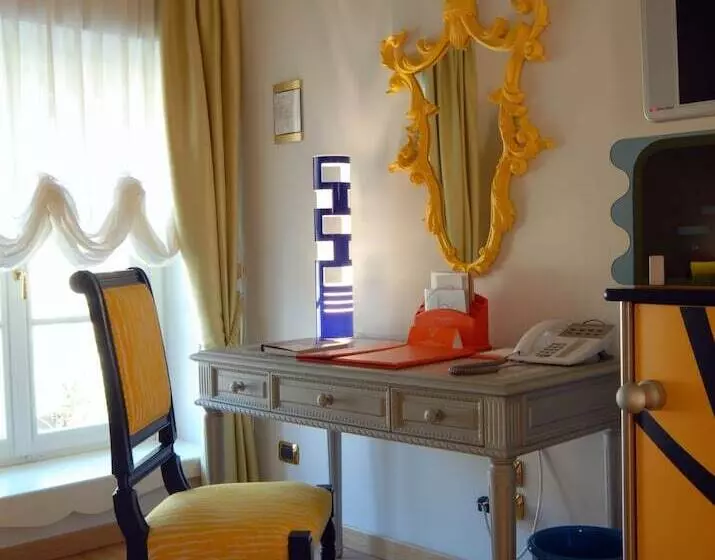 スーペリアールーム, Byblos Art Hotel Villa Amistà