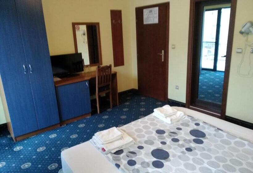 غرفة قياسية, Fenix Family