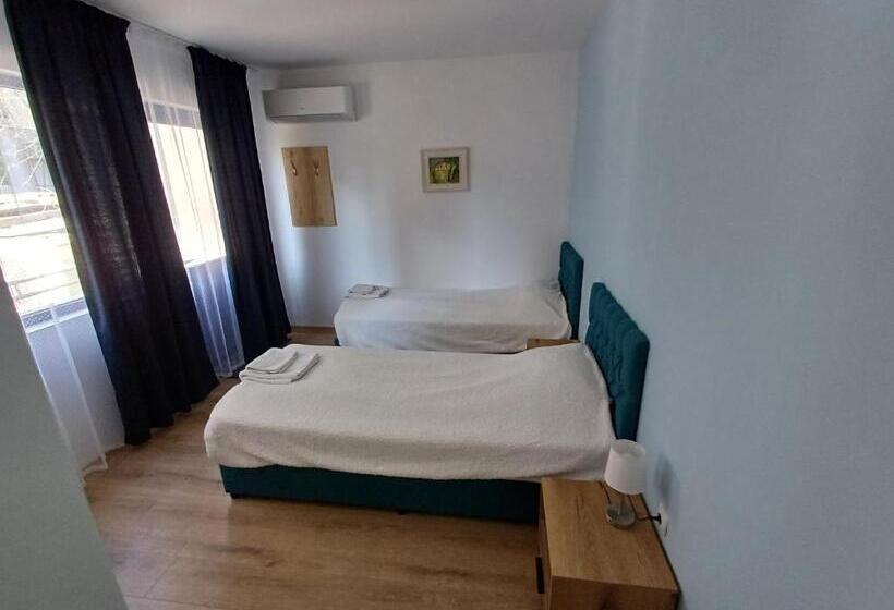 غرفة قياسية, Fenix Family