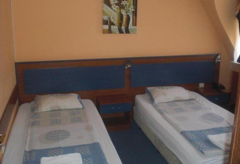 غرفة إقتصادية, Fenix Family