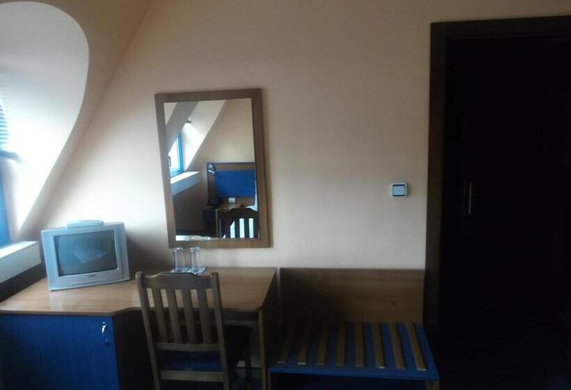 غرفة إقتصادية, Fenix Family