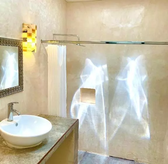 キングサイズベッドのデラックスルーム, Eco Hotel Green River